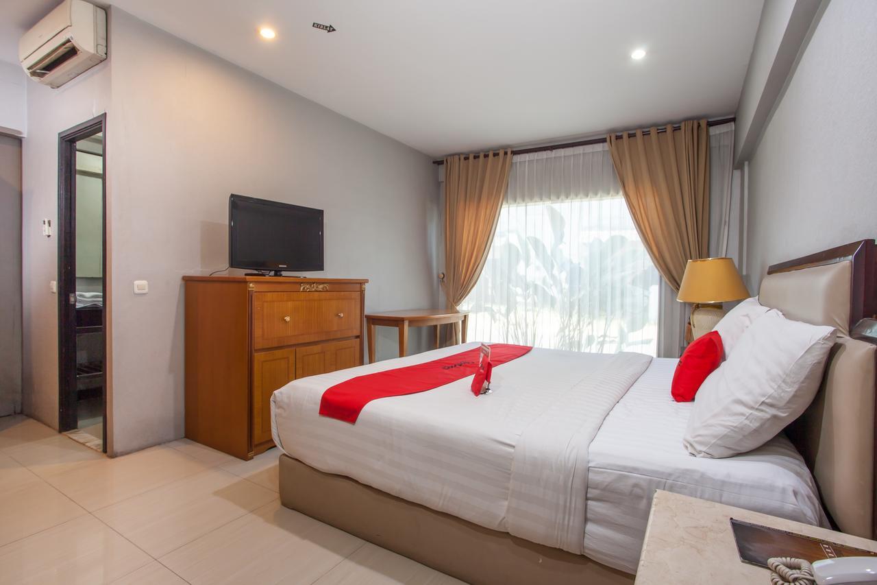 Reddoorz Plus @ Hr Muhammad Surabaya Exterior foto