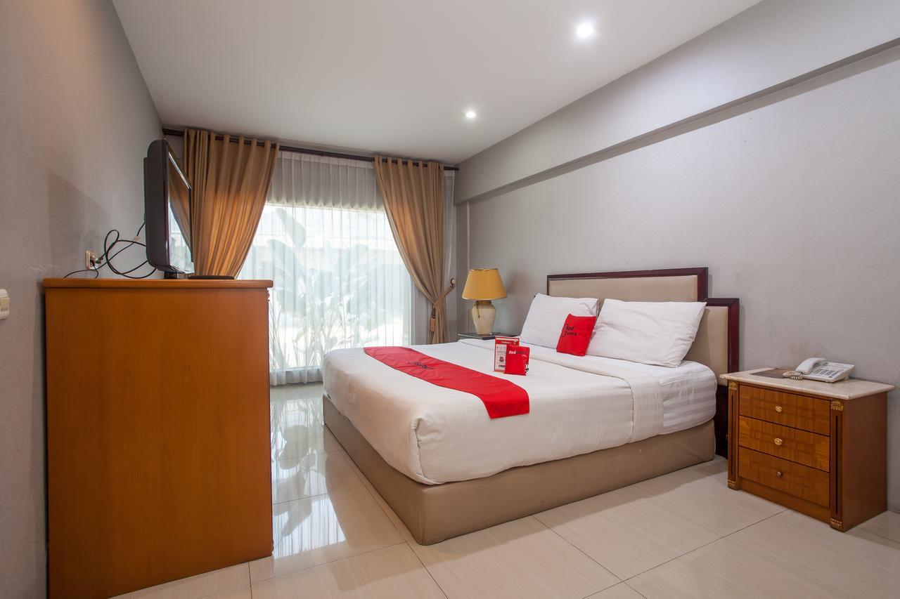 Reddoorz Plus @ Hr Muhammad Surabaya Exterior foto