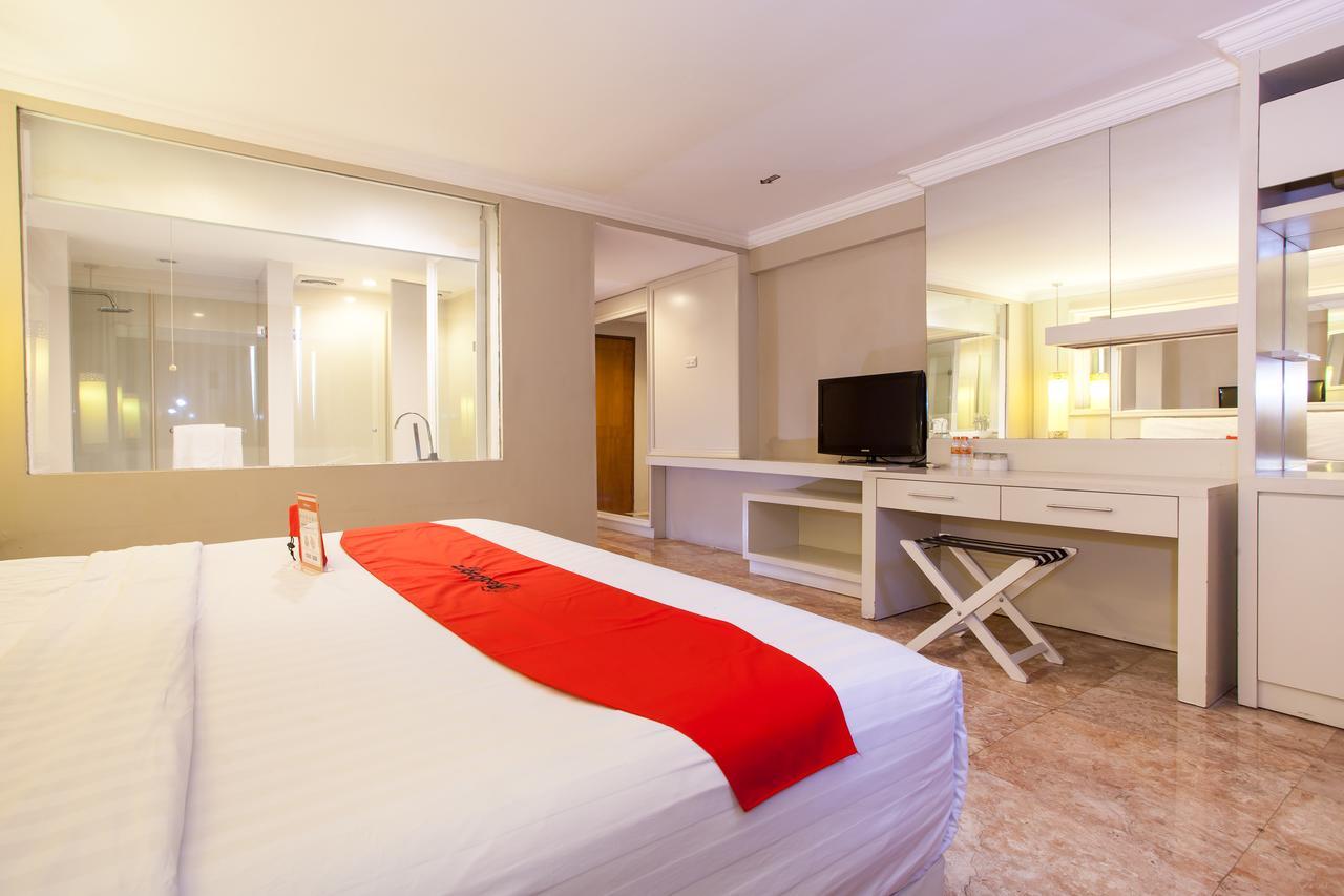 Reddoorz Plus @ Hr Muhammad Surabaya Exterior foto