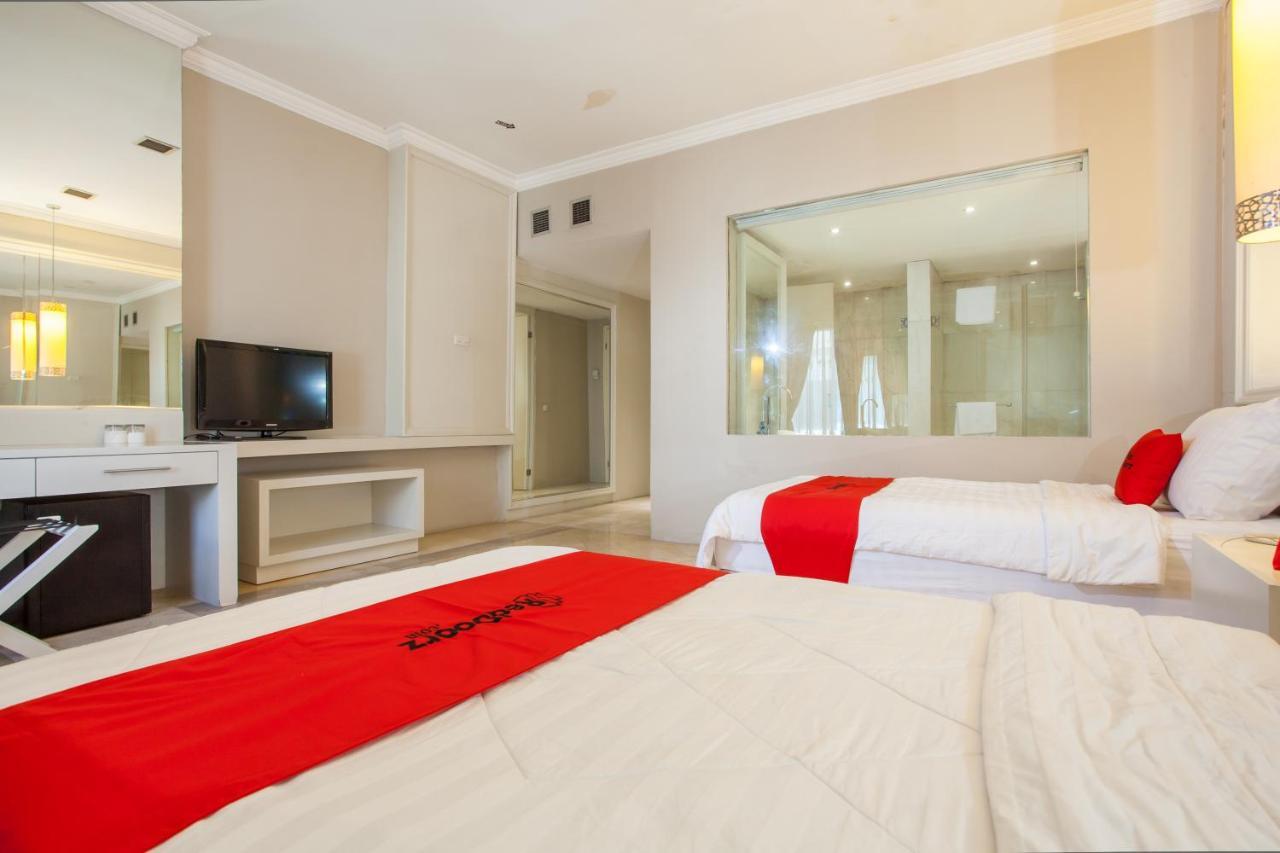 Reddoorz Plus @ Hr Muhammad Surabaya Exterior foto