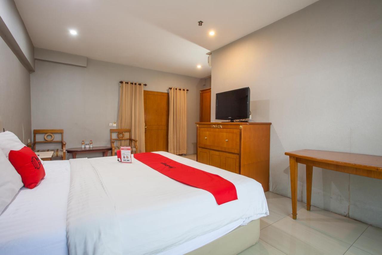 Reddoorz Plus @ Hr Muhammad Surabaya Exterior foto