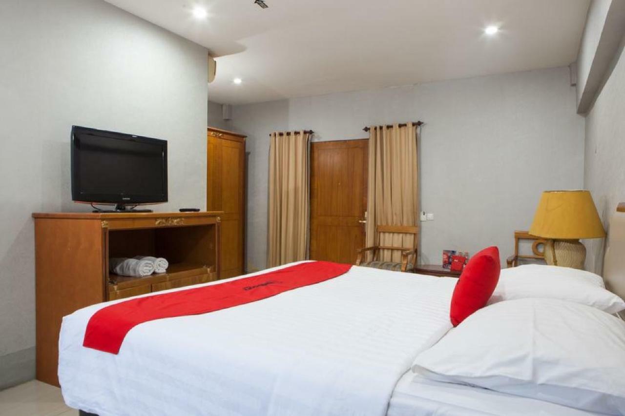 Reddoorz Plus @ Hr Muhammad Surabaya Exterior foto